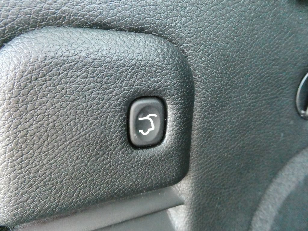 Used 2020 Jeep Grand Cherokee Altitude AWD/4WD image 17