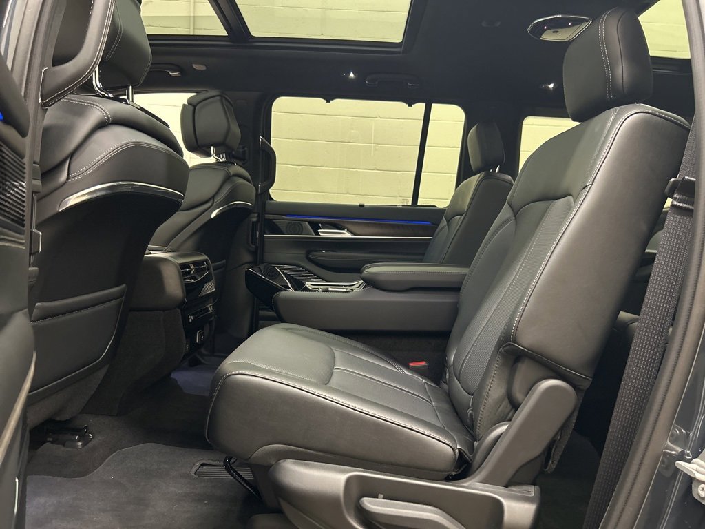 New 2024 Jeep Grand Wagoneer Series I w/ Convenience Group III image 8