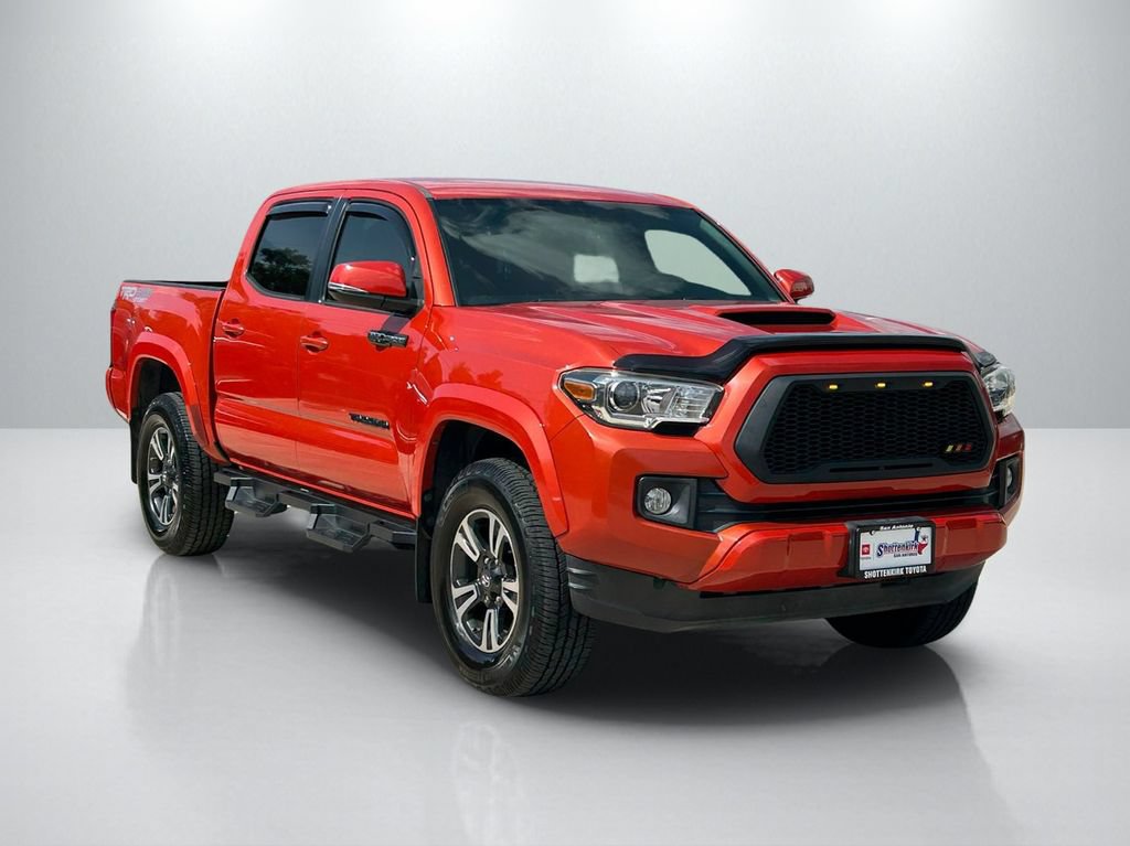 Used 2016 Toyota Tacoma TRD Sport w/ Towing Package AWD/4WD video 3