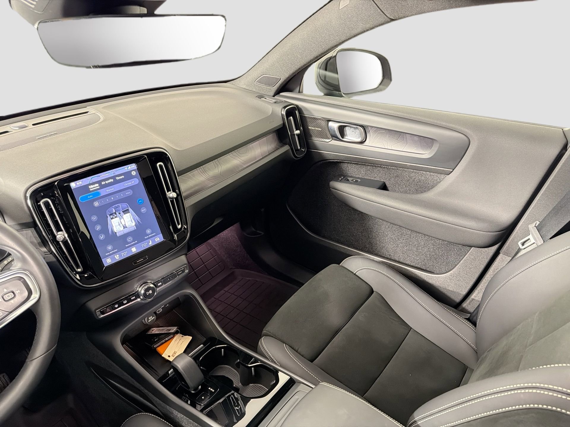 Certified 2023 Volvo C40 P8 Recharge Ultimate w/ Protection Package Premier AWD/4WD image 24