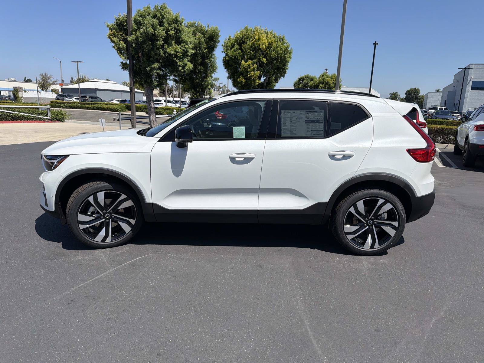 New 2026 Volvo XC40 B5 Plus w/ Protection Package Premier AWD/4WD image 4