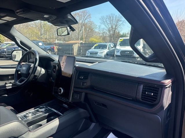 Used 2024 Ford Expedition Limited image 10