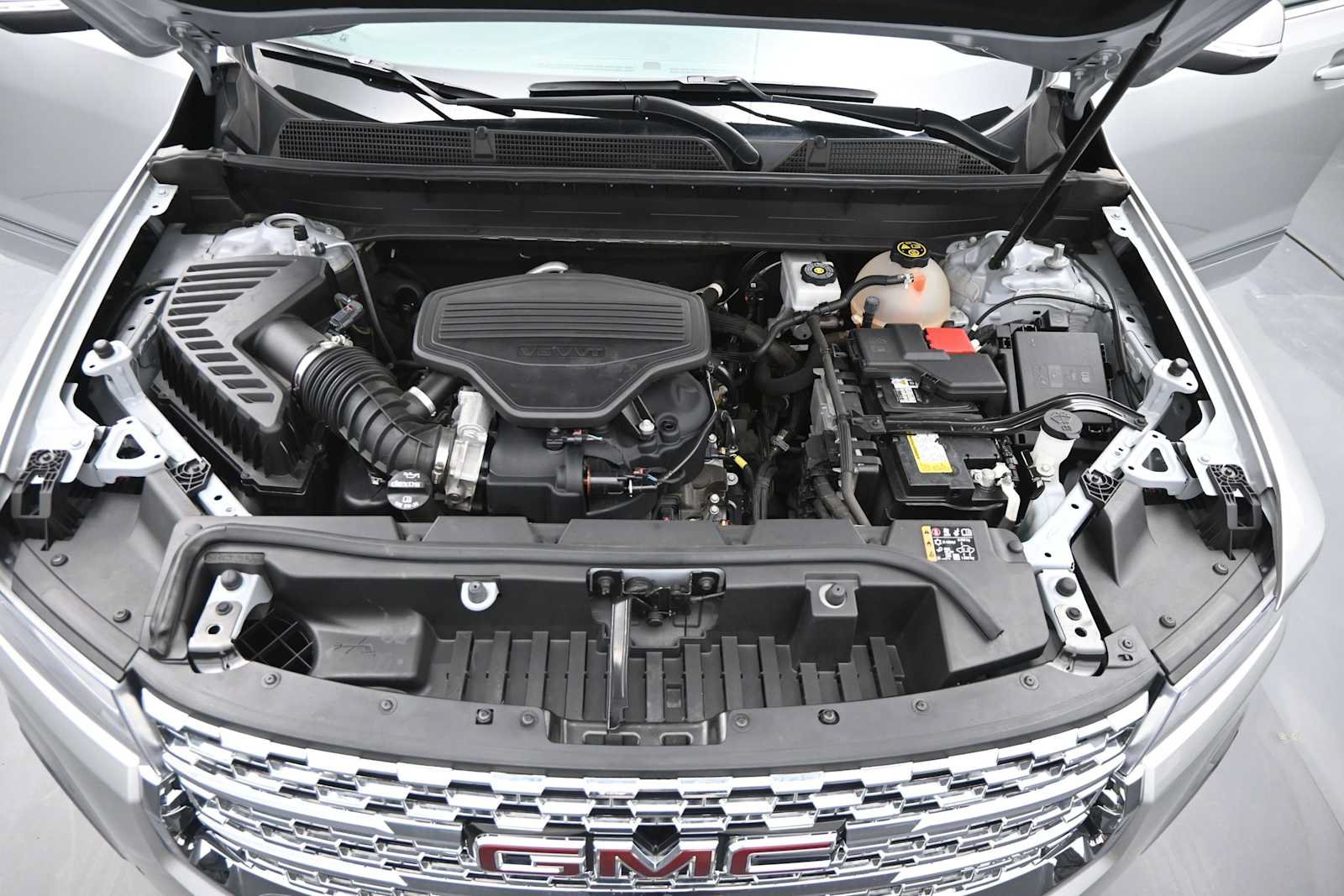 Used 2020 GMC Acadia Denali w/ LPO, Adventure Package AWD/4WD image 22