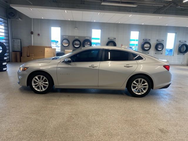 Used 2017 Chevrolet Malibu LT FWD image 10