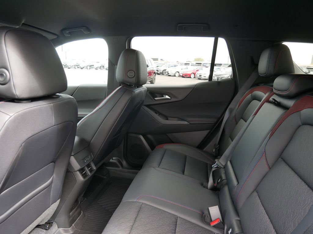 New 2026 Chevrolet Equinox RS w/ Convenience Package III AWD/4WD image 17