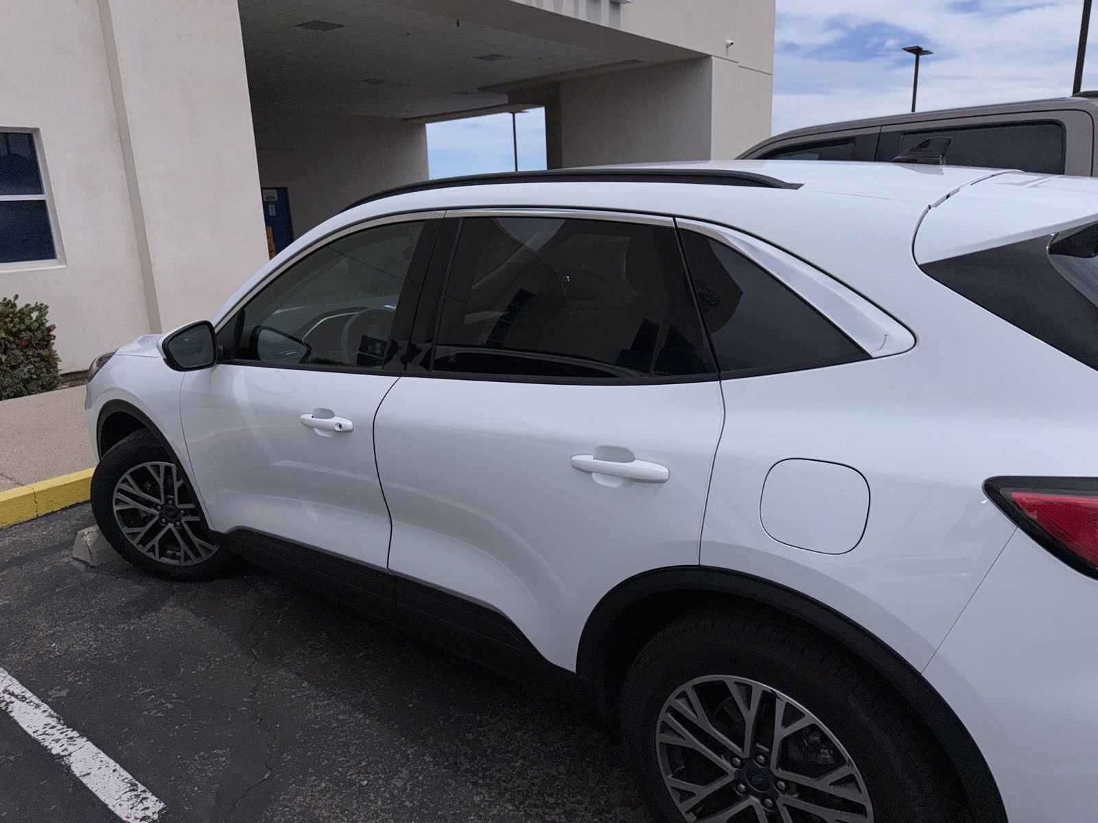 Used 2020 Ford Escape SEL image 3