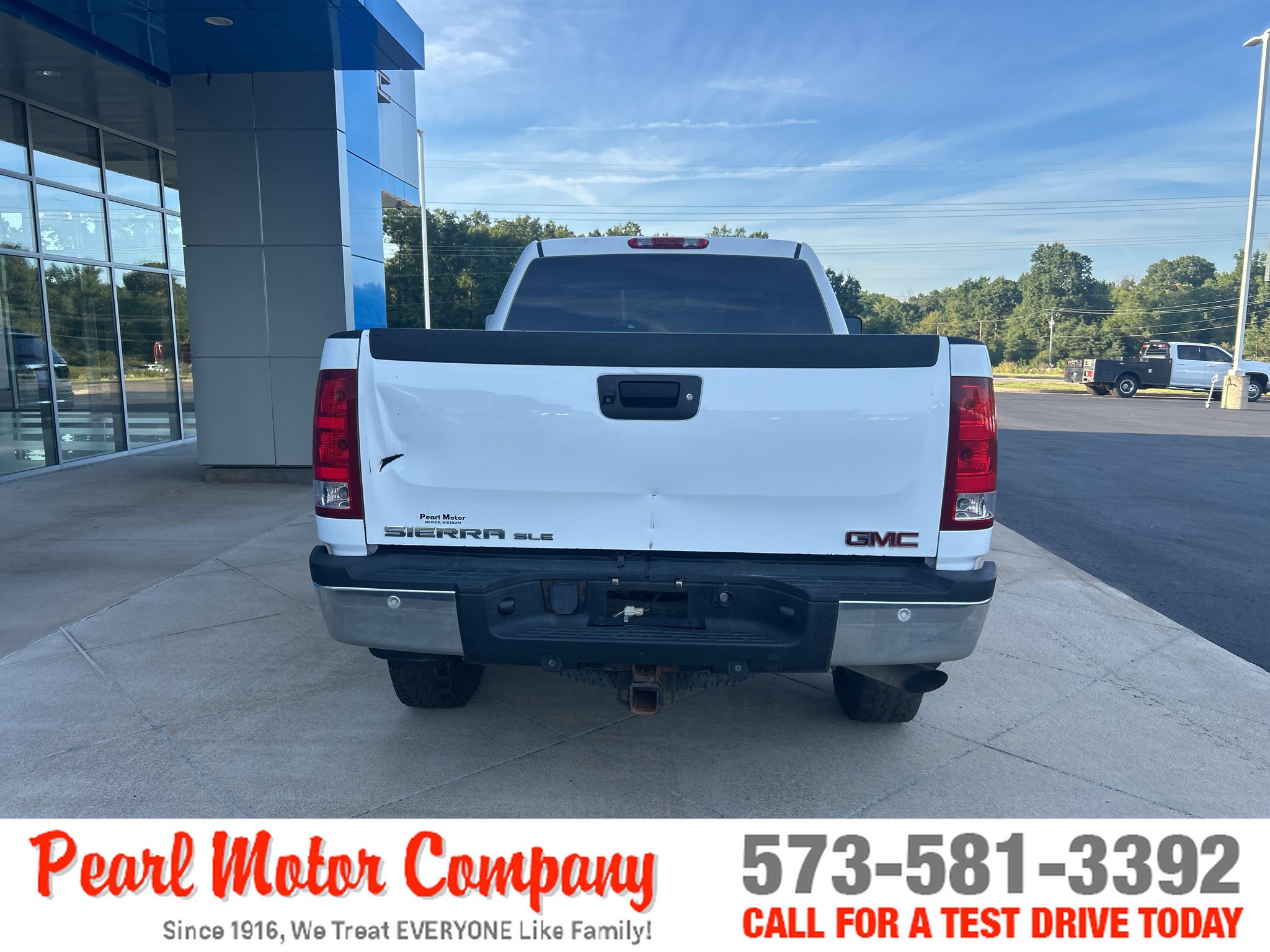 Used 2009 GMC Sierra 2500 SLE w/ Convenience Package AWD/4WD image 5