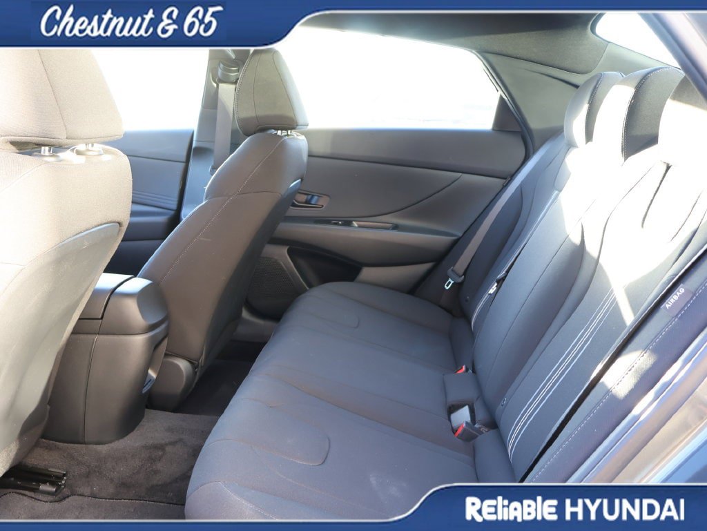 Certified 2025 Hyundai Elantra Sport FWD image 17