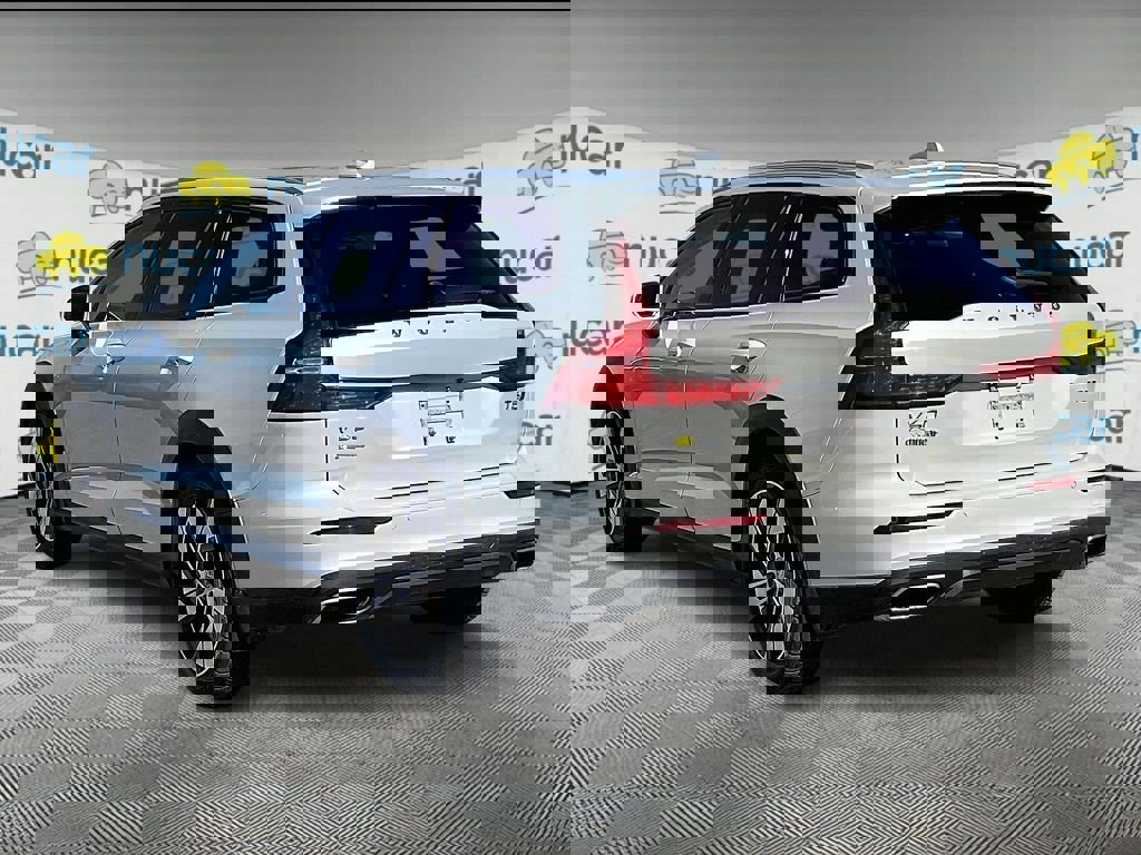 Used 2020 Volvo V60 T5 Cross Country w/ Protection Package image 4