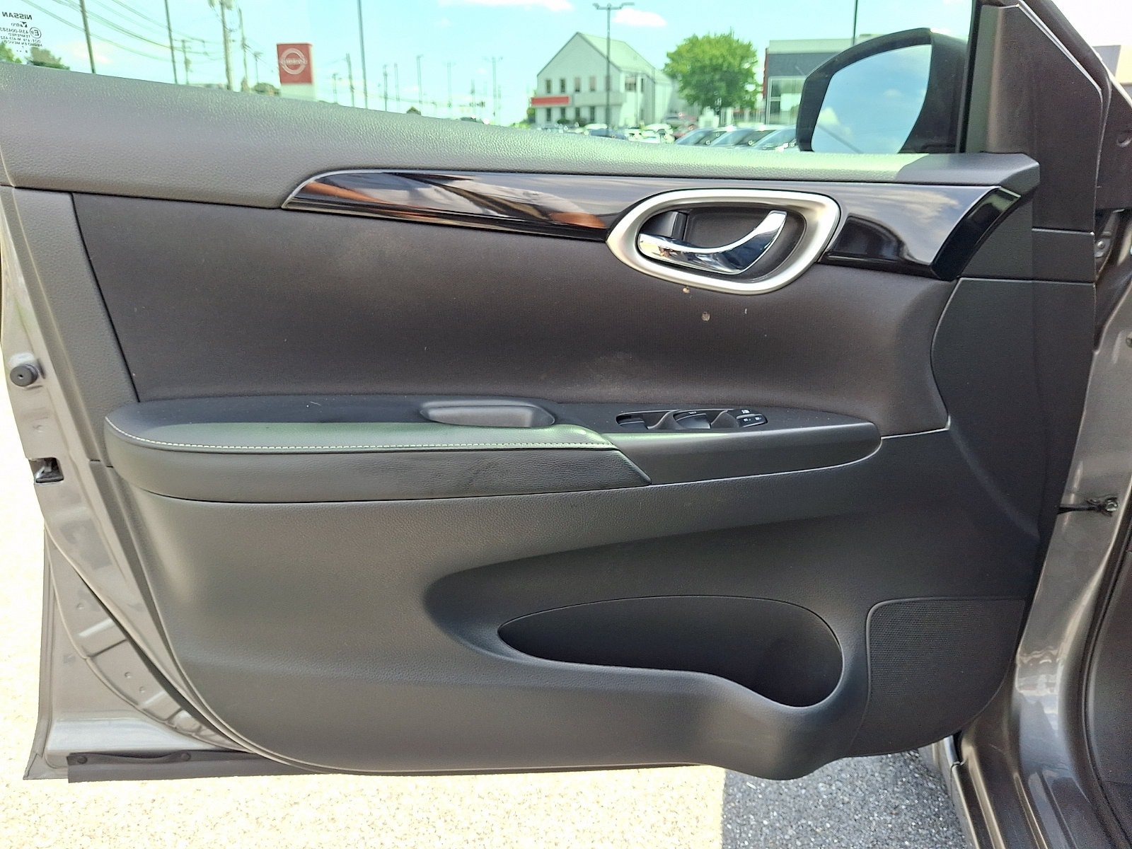 Used 2019 Nissan Sentra SV FWD image 14