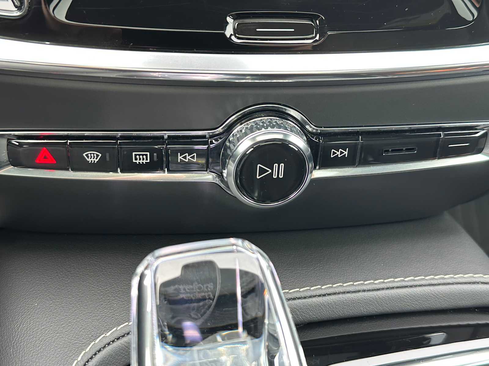 Certified 2024 Volvo S60 T8 Ultimate image 28