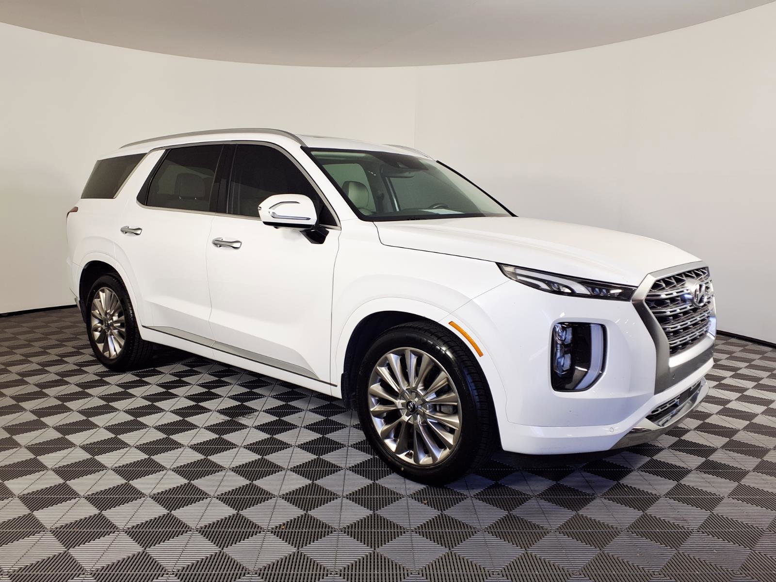 Used 2020 Hyundai Palisade Limited FWD image 3