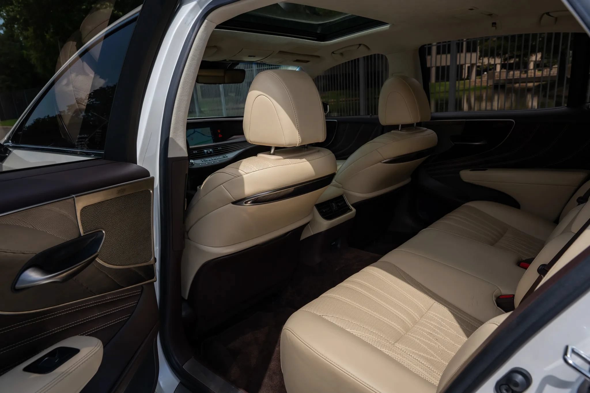 Used 2018 Lexus LS 500 w/ Interior Upgrade Package RWD image 13
