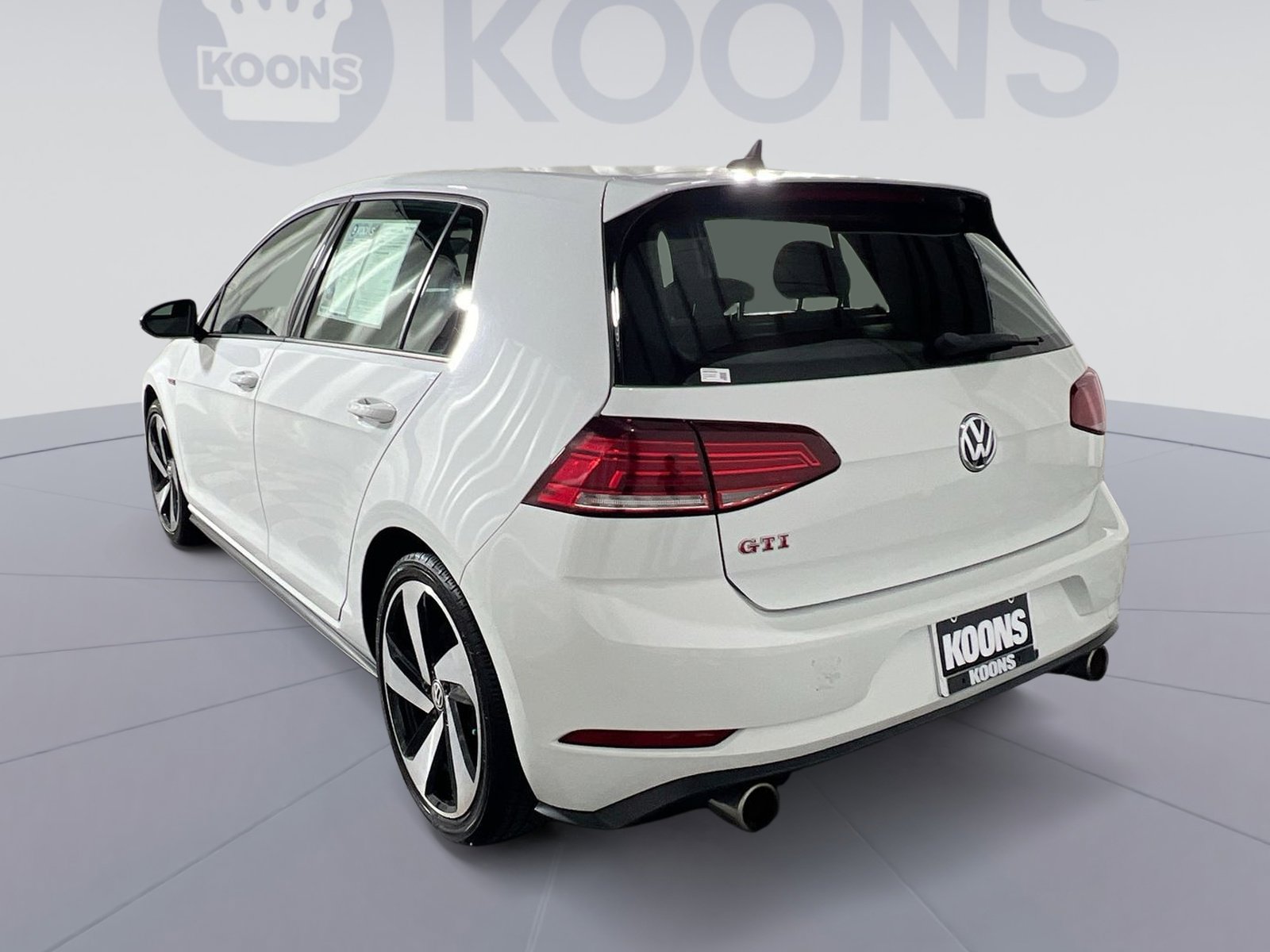 Used 2019 Volkswagen GTI SE image 4