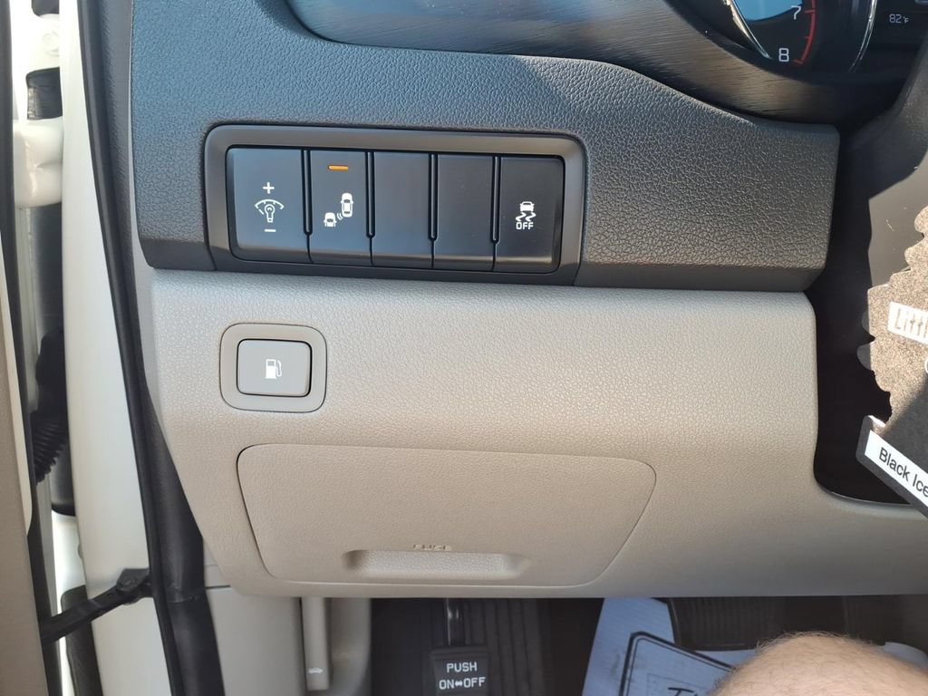 Used 2021 Kia Sedona EX FWD image 12
