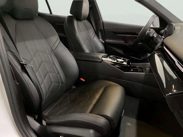 Used 2025 BMW 530i image 35