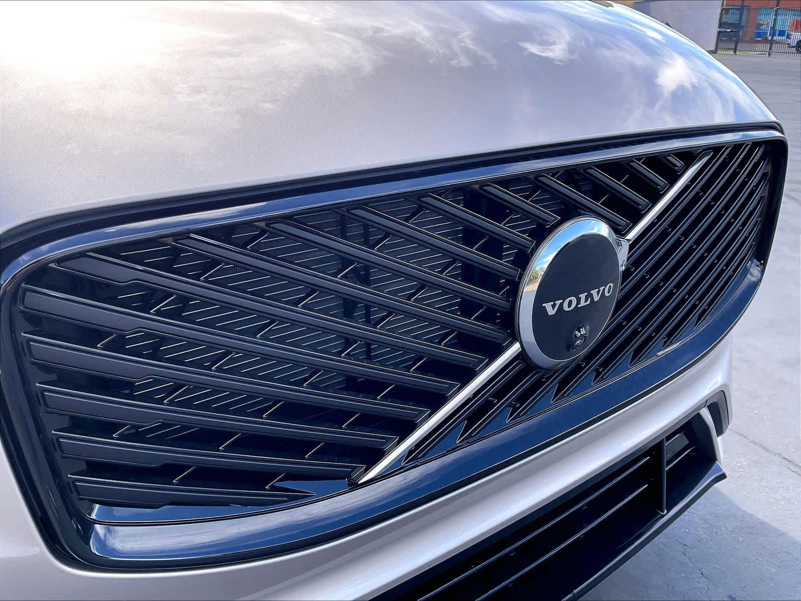 New 2027 Volvo XC60 T8 Plus AWD/4WD image 33