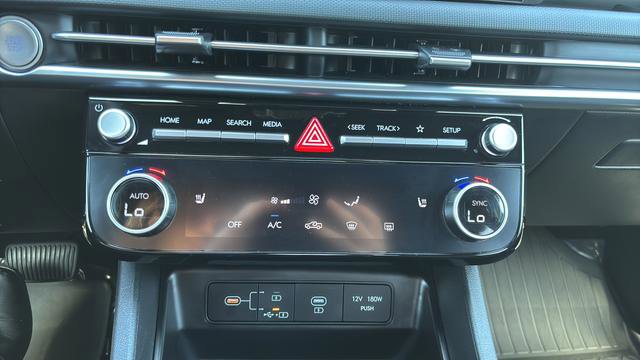Certified 2025 Hyundai Santa Cruz SEL AWD/4WD image 16