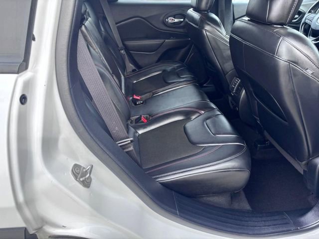 Used 2020 Jeep Cherokee Trailhawk w/ Cold Weather Group image 27