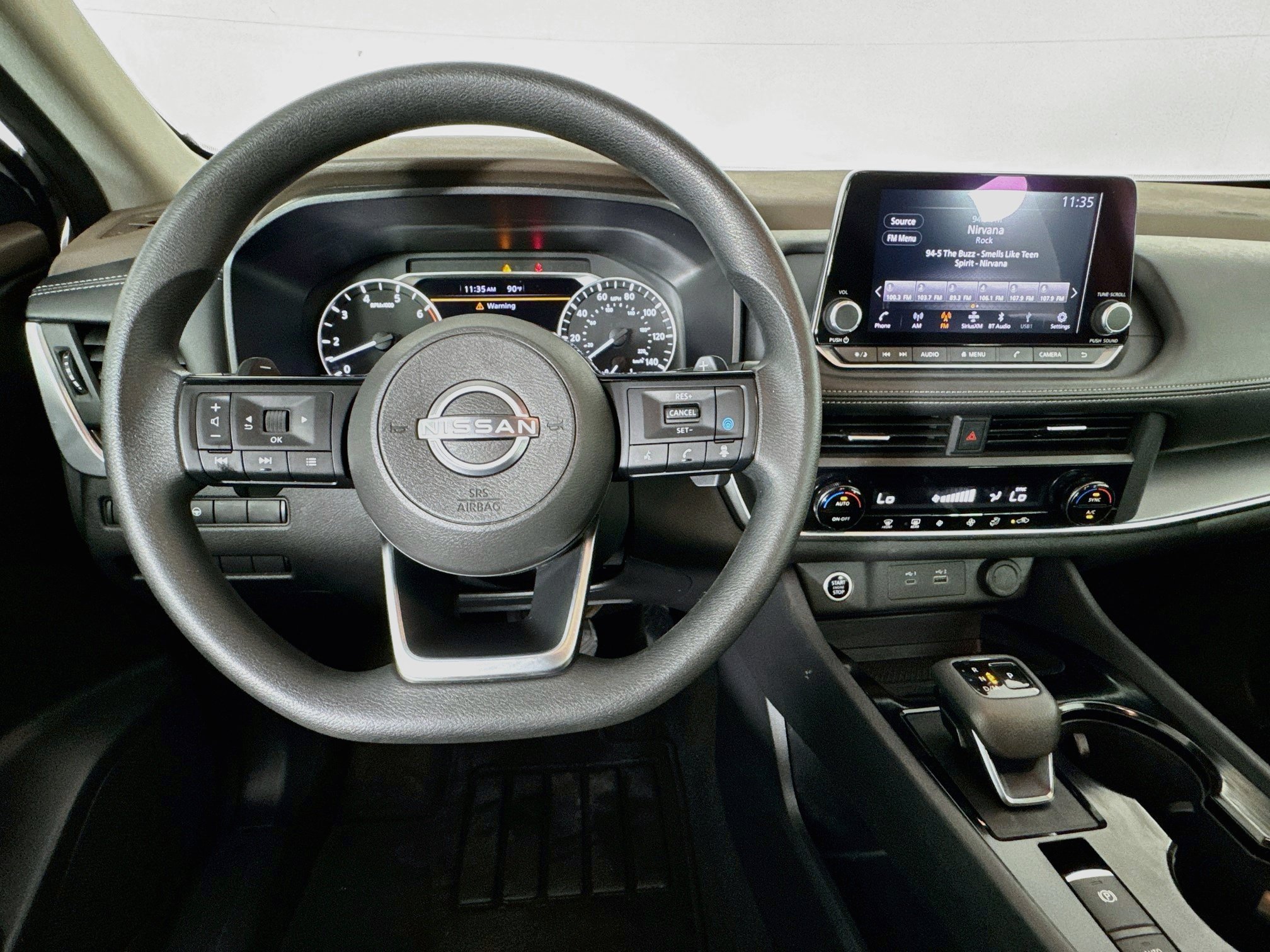 Used 2023 Nissan Rogue SV FWD image 10