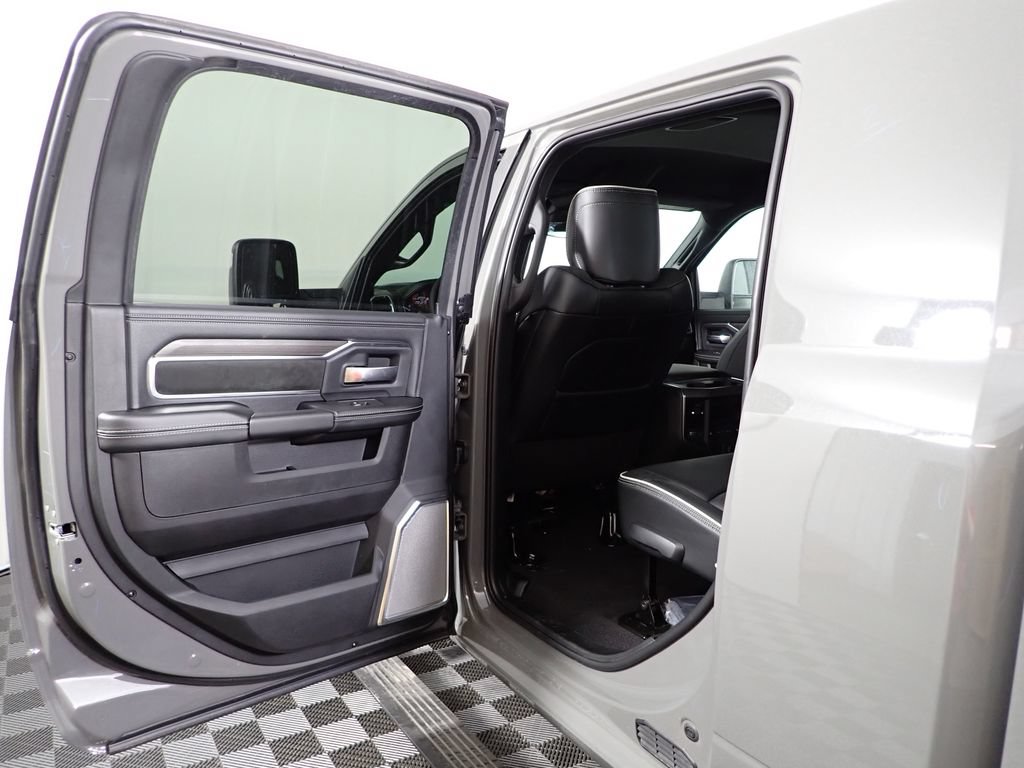 New 2026 RAM 2500 Laramie AWD/4WD image 36