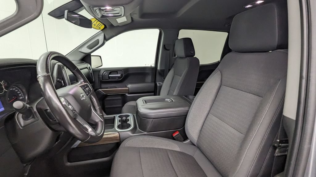 Used 2021 Chevrolet Silverado 1500 LT Trail Boss w/ Bed Protection Package AWD/4WD image 2