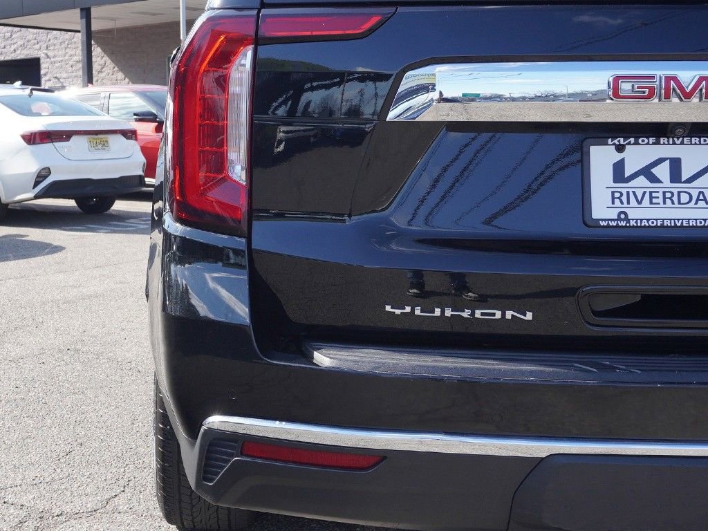 Used 2023 GMC Yukon SLT w/ SLT Premium Package image 22