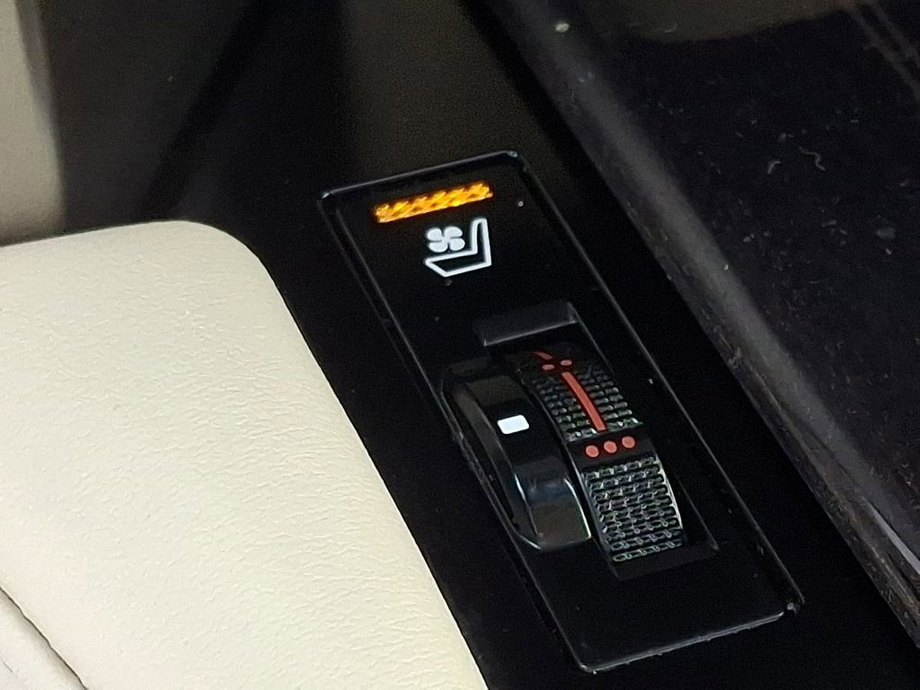 Used 2021 Lexus GX 460 Premium w/ Premium Package image 25