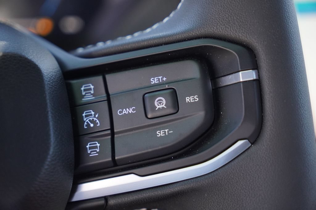Used 2026 Jeep Cherokee Overland AWD/4WD image 22