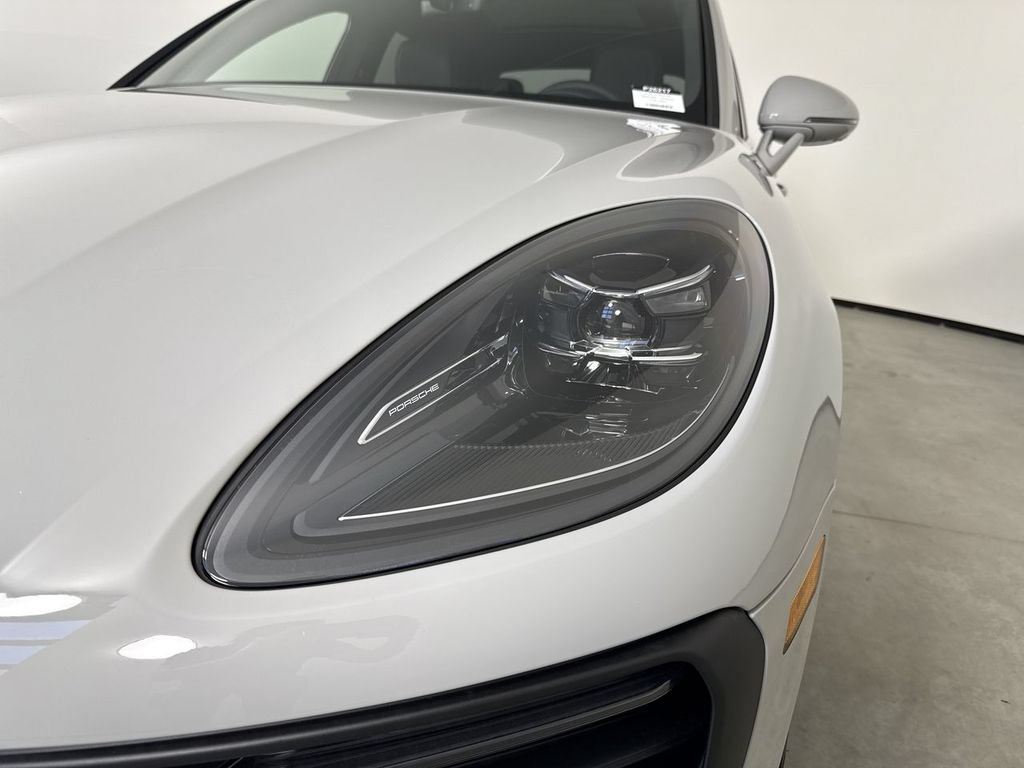 New 2026 Porsche Macan AWD/4WD image 11