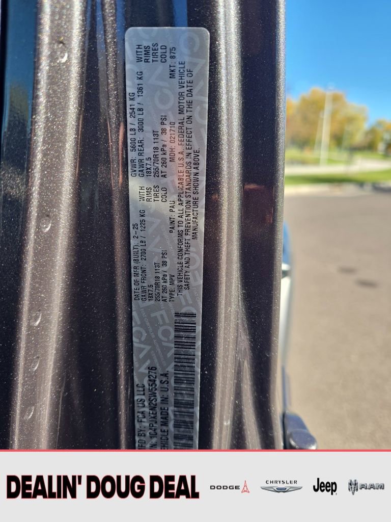 Used 2025 Jeep Wrangler Sahara image 30