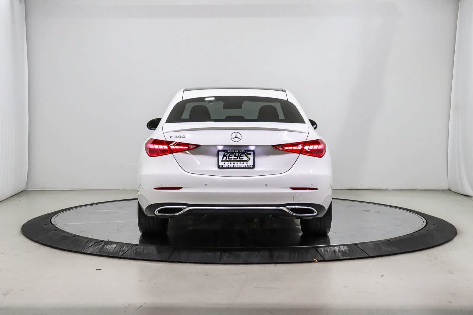 Used 2025 Mercedes-Benz C 300 Sedan image 3