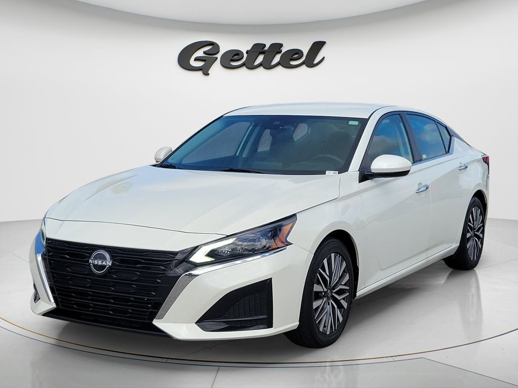 Used 2023 Nissan Altima 2.5 SV