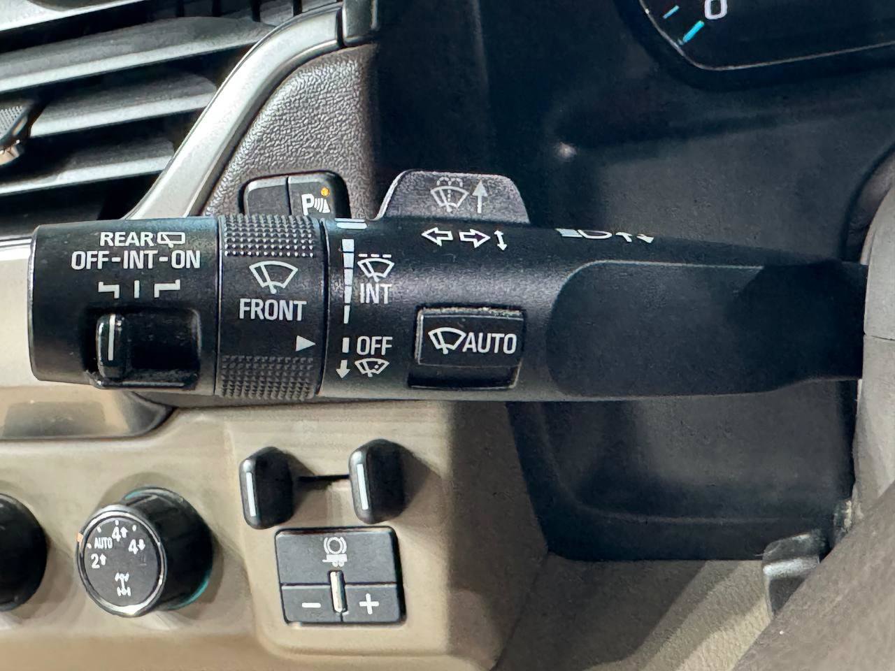 Used 2015 Chevrolet Tahoe LTZ AWD/4WD image 23