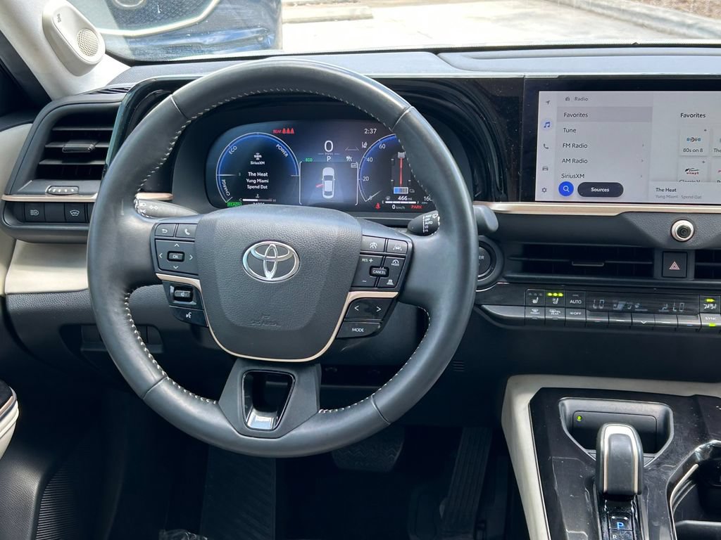 Used 2024 Toyota Crown AWD/4WD image 40