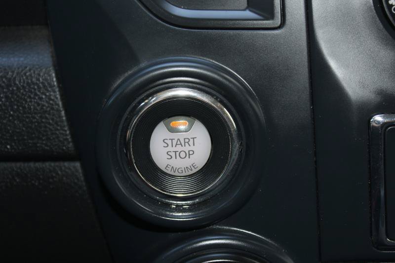 Used 2022 Nissan Titan SV AWD/4WD image 28