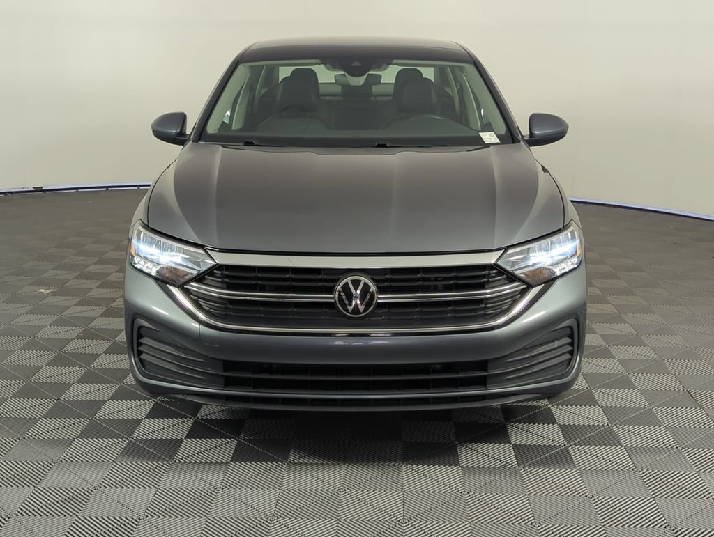 Used 2024 Volkswagen Jetta SE FWD image 9