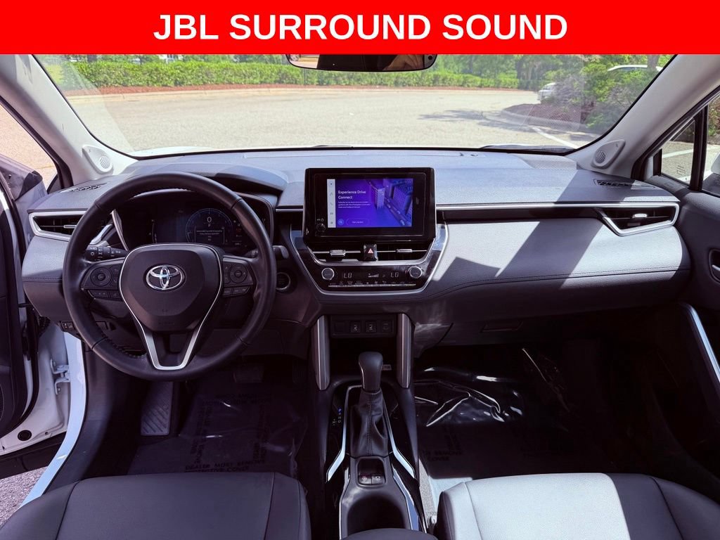 Used 2023 Toyota Corolla Cross XLE w/ Convenience Package FWD image 11