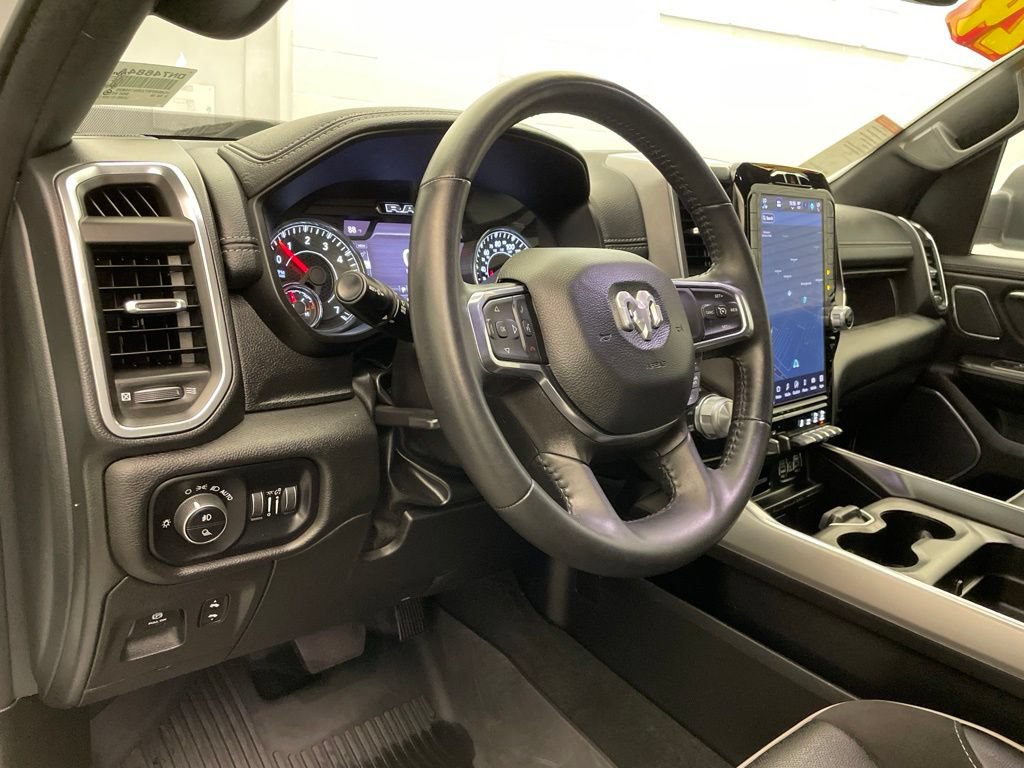 Used 2024 RAM 1500 Laramie AWD/4WD image 23