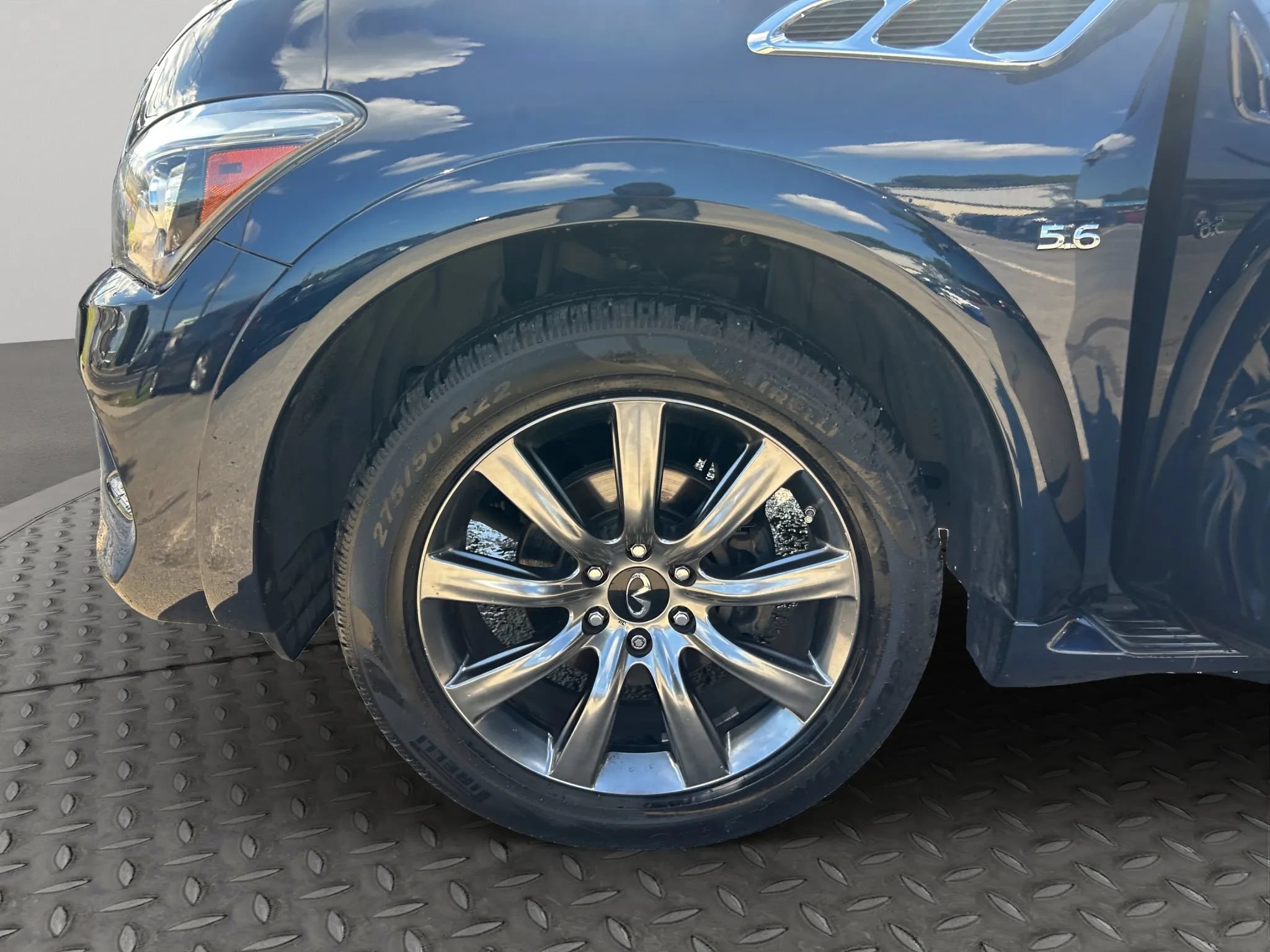 Used 2017 INFINITI QX80 Signature Edition RWD image 24