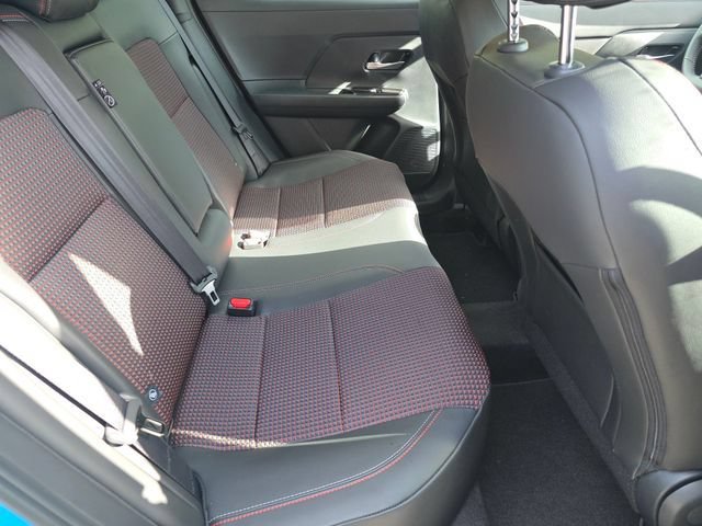 New 2026 Nissan Kicks SR w/ Cold Weather Package AWD/4WD image 19