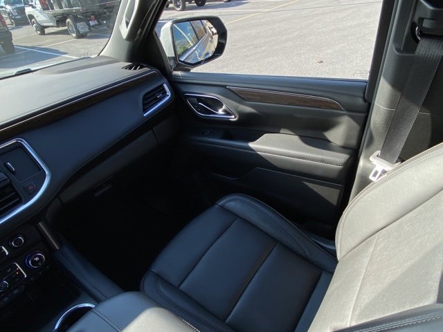 Used 2023 Chevrolet Suburban High Country image 25