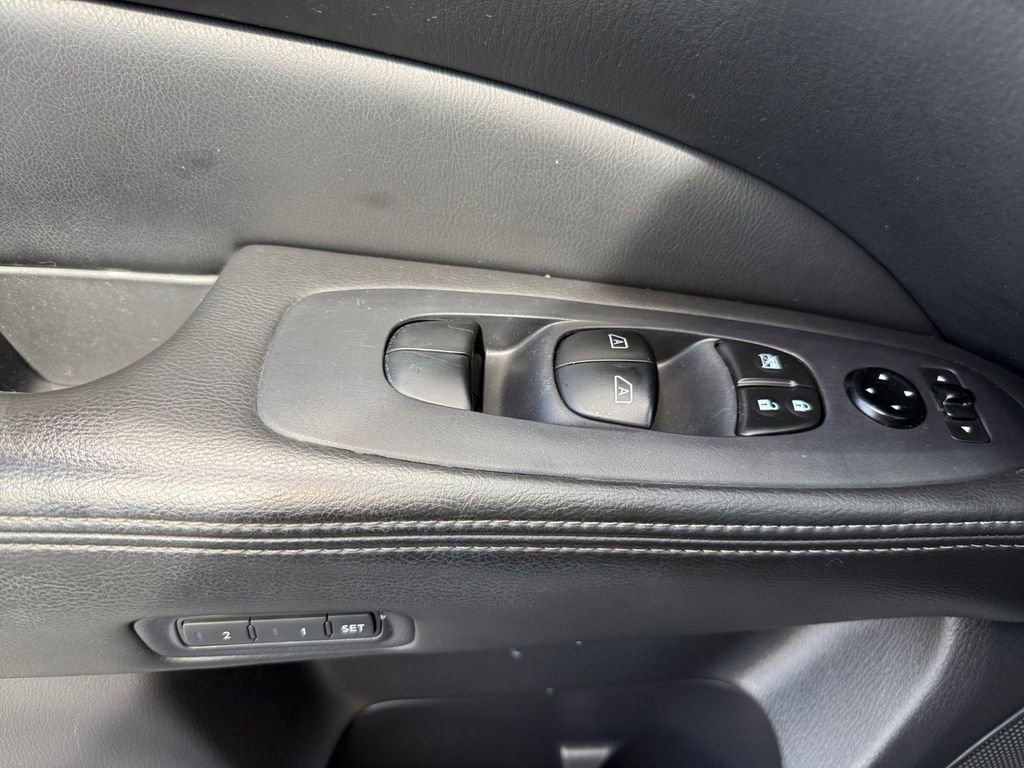 Used 2015 Nissan Pathfinder SL w/ SL Premium Package image 27