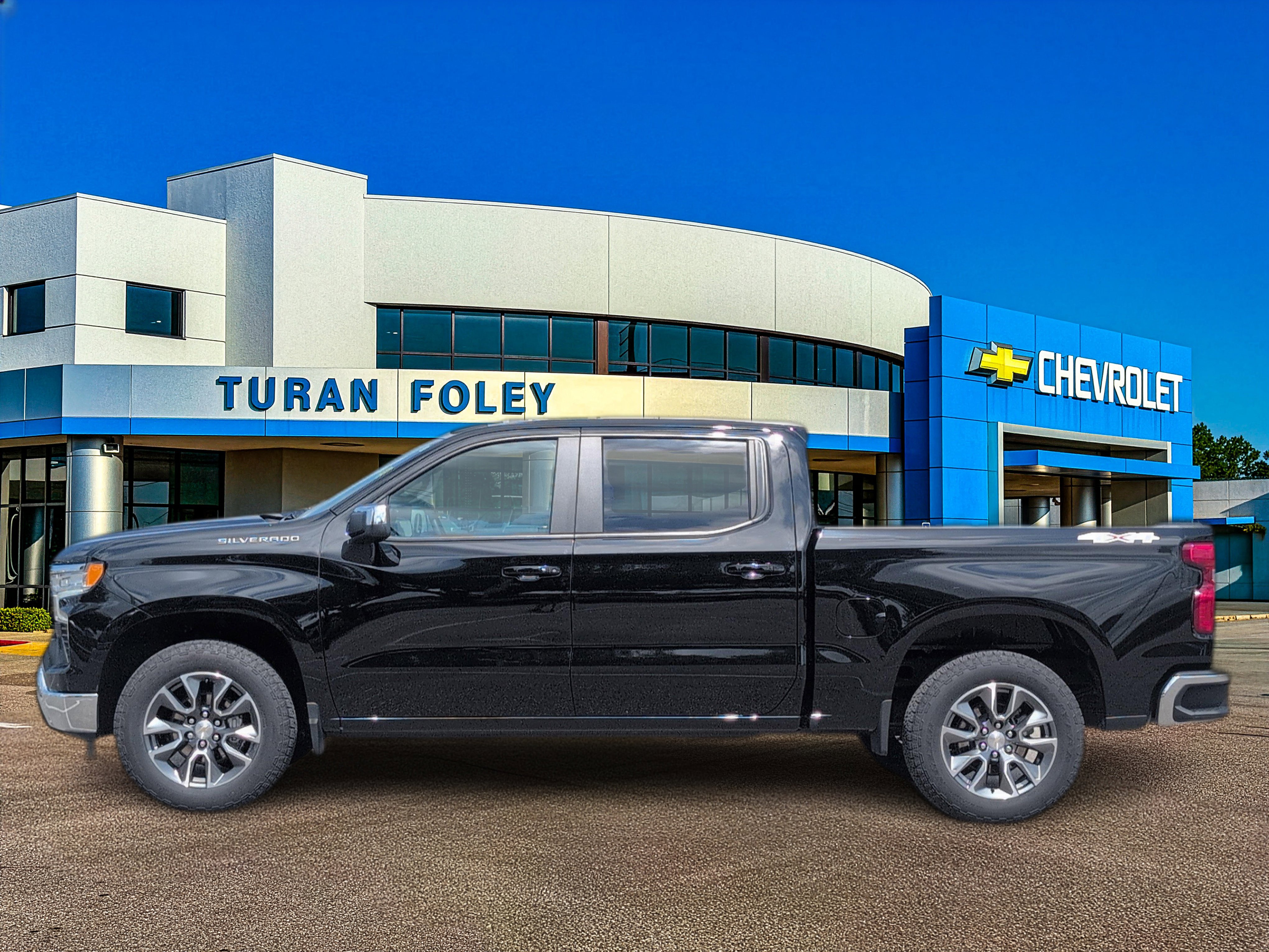 Used 2024 Chevrolet Silverado 1500 LT AWD/4WD image 2