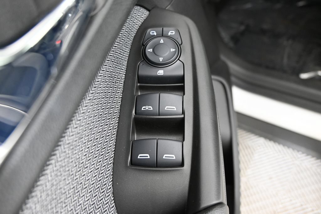 Used 2023 Chevrolet TrailBlazer LT AWD/4WD image 19