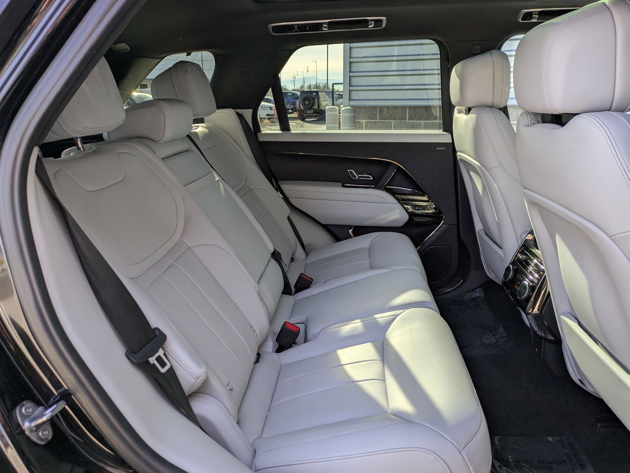 Used 2024 Land Rover Range Rover Sport SE image 29