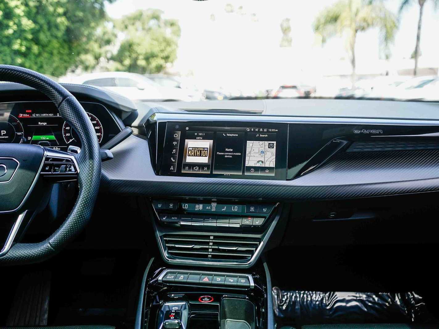 Used 2022 Audi e-tron GT Prestige w/ Prestige Package image 13