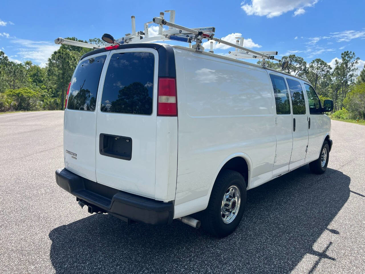 Used 2013 Chevrolet Express 3500 Extended RWD image 5