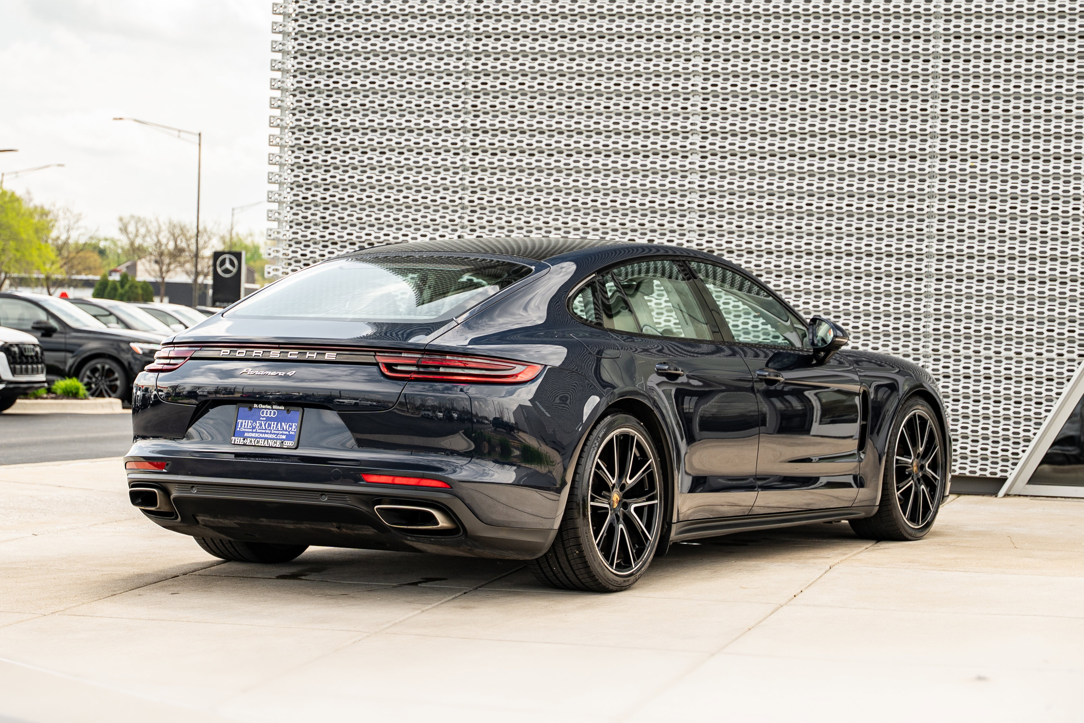 Used 2020 Porsche Panamera 4 AWD/4WD image 4