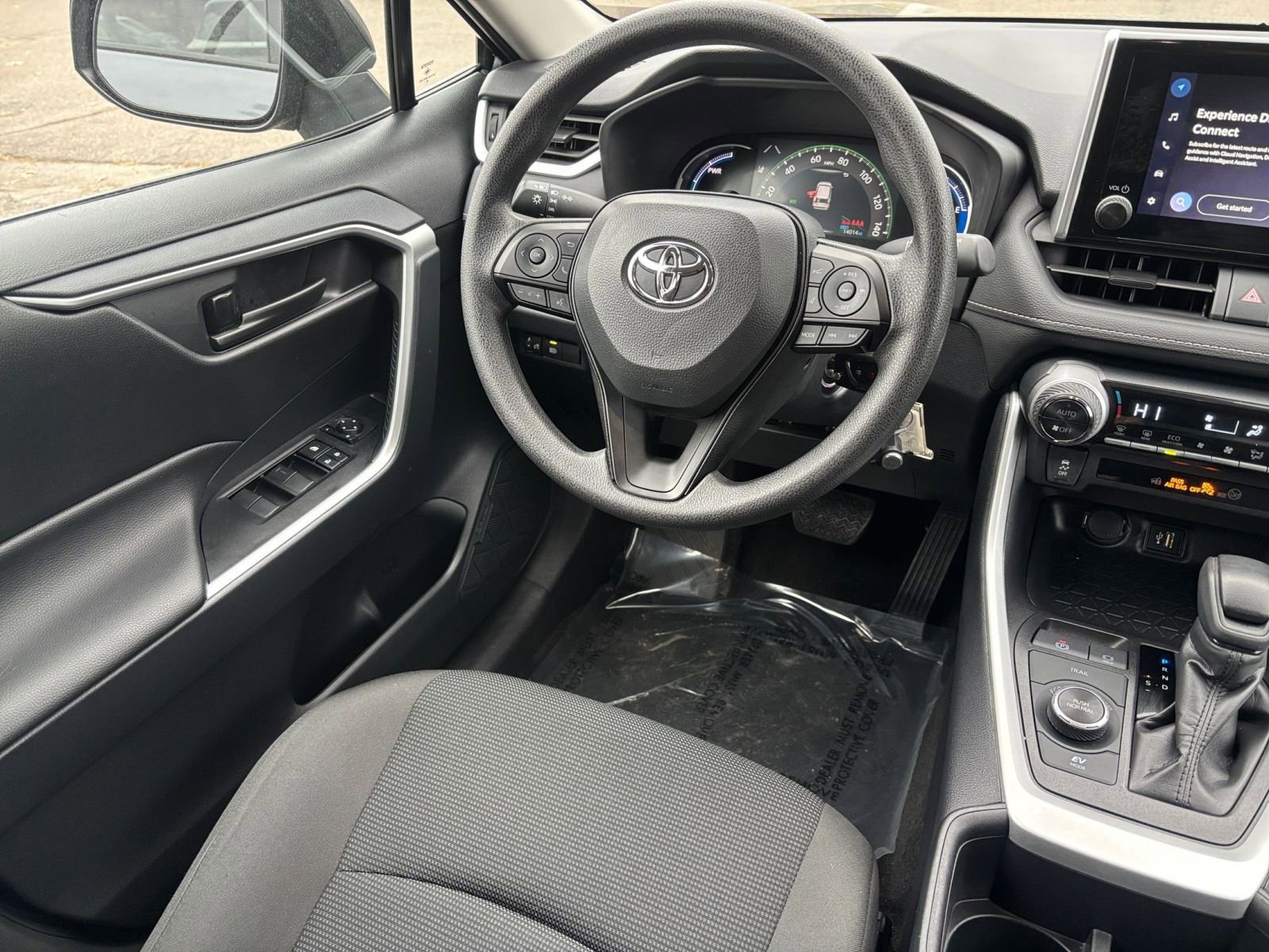 Used 2025 Toyota RAV4 LE image 30